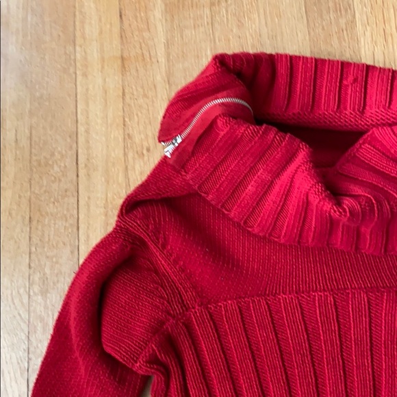Red sweater - Picture 2 of 2